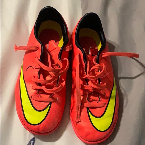 toddler indoor soccer shoes size 8